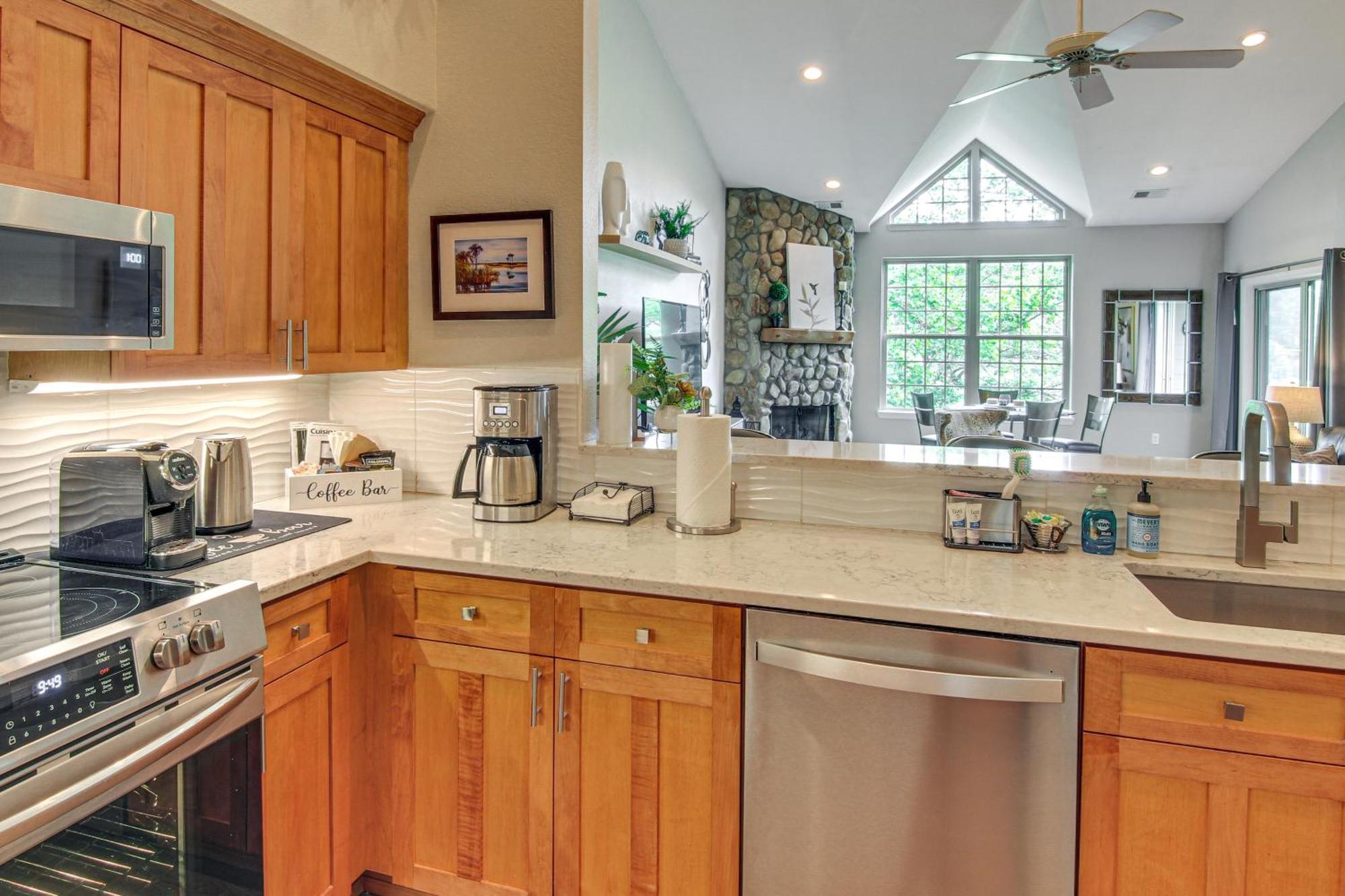 Lake Lure Condo With Resort Pool And Beach Access! Bagian luar foto