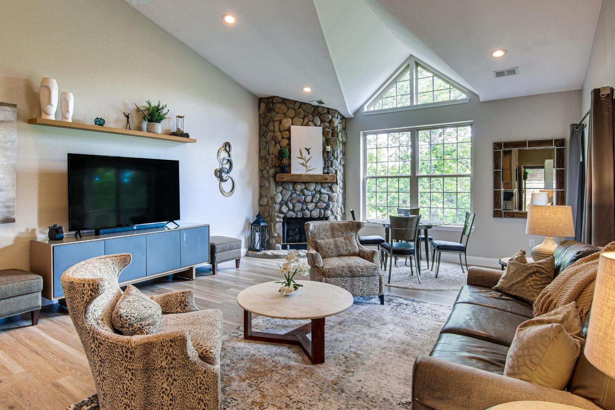 Lake Lure Condo With Resort Pool And Beach Access! Bagian luar foto